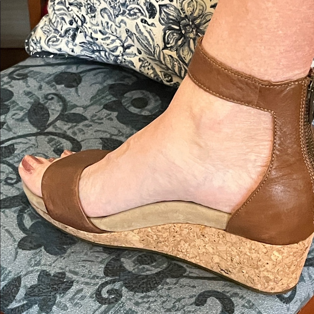 Ugg Women's Brown Cork Wedge Sandals with Ankle Strap size 8